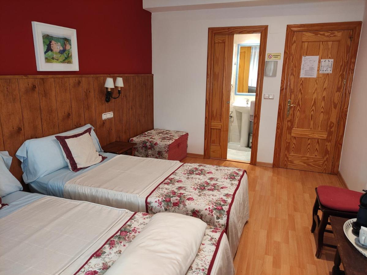Hostal Escartín Sabiñánigo Exterior foto