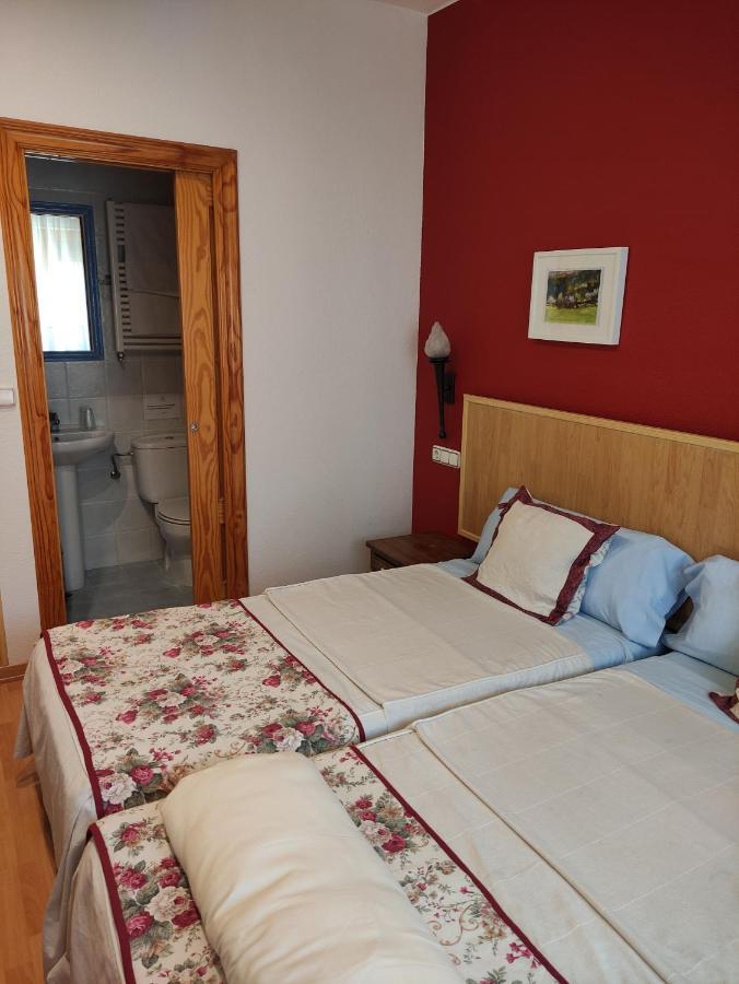Hostal Escartín Sabiñánigo Exterior foto